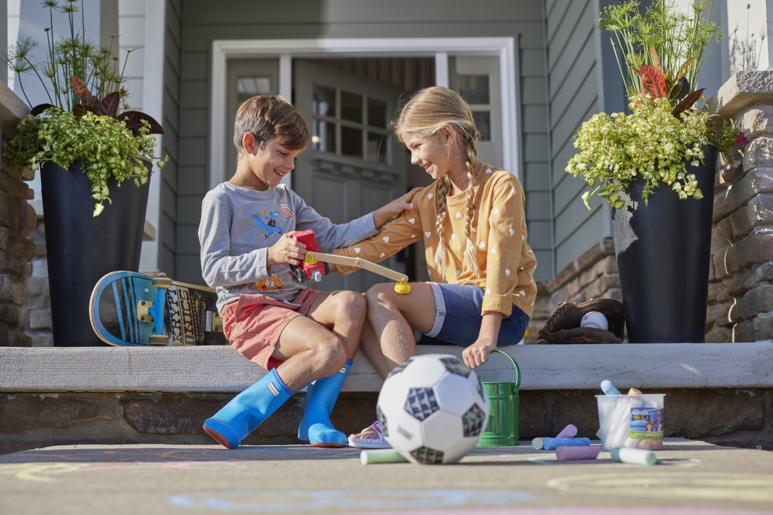 Lifestyle Photography - Outside, Kids, Playing, Home