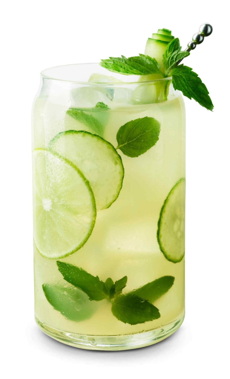 Cocktail photography, glass, on white, silhouette, cucumber, mojito, baisl, mint, ice