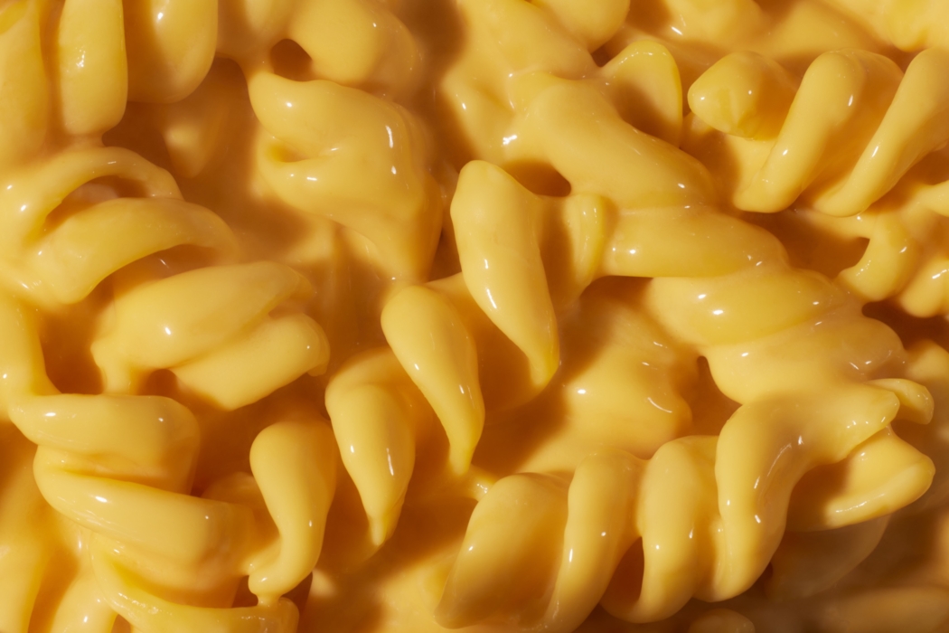 Close-up of creamy macaroni and cheese — commercial food photography by OMS Photo